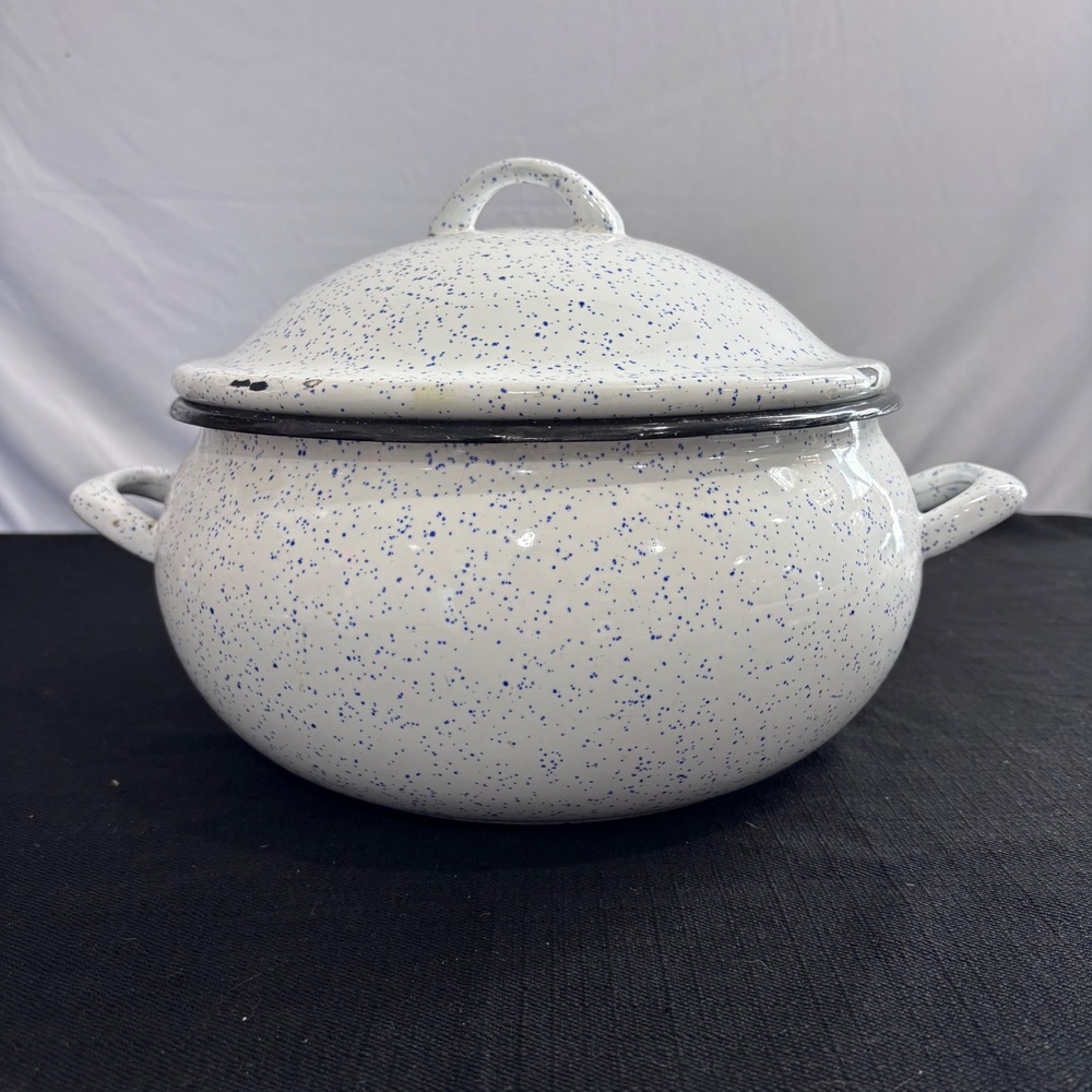 Vintage Blue Speckled White Enamelware Stockpot with Lid 10.5 Inch Dutch Oven